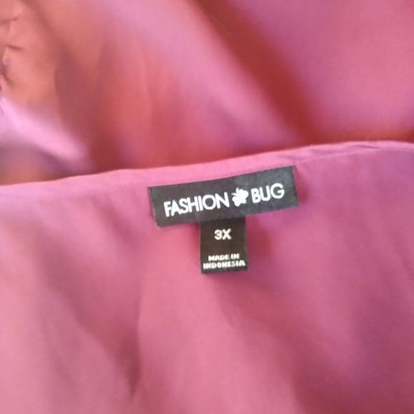 3/$10 Fashion Bug Burgundy Satin Scoop Neck Tank Top Size 3X - Picture 5 of 6